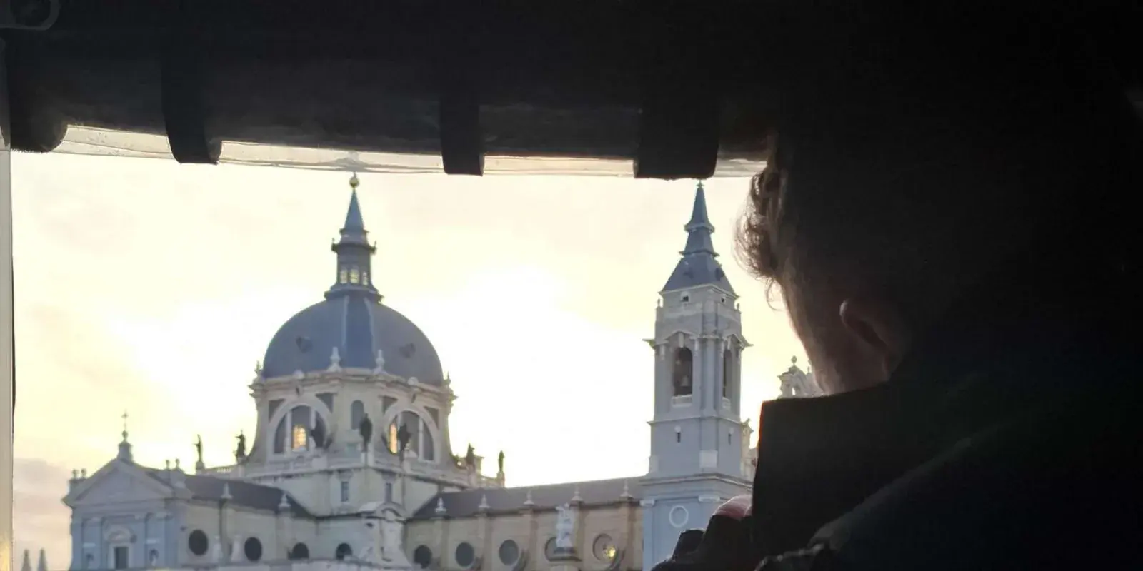 Madrid: Tuk Tuk Sightseeing Tour of the Historic Center and Highlights